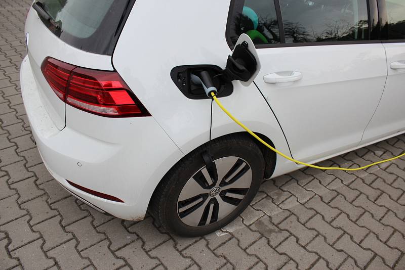 Elektromobil Volkswagen e-Golf, domácí nabíjení