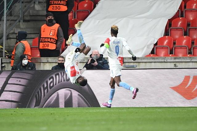 Fotbalisté Slavie porazili v úvodním osmifinále Konferenční ligy LASK Linec.