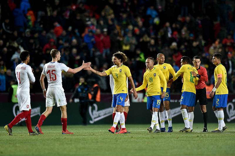 Přátelský fotbalový zápas, Česká republika (CZE) - (BR) Brazilská fotbalová reprezentace, 26. března 2019 v Praze. Na snímku (zleva) Tomáš Souček a Marquinhos.