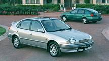 Toyota Corolla (1995 – 2002) Tohle auto neztracujte jen proto, že není příliš atraktivní. Ve skutečnosti jde o jedno z absolutně nejspolehlivějších aut všech dob, které především v Evropě srážel pouze jeho vzhled.