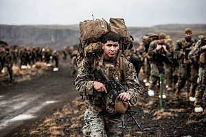 Vojáci NATO během cvičení Trident Juncture v Norsku - Ilustrační foto