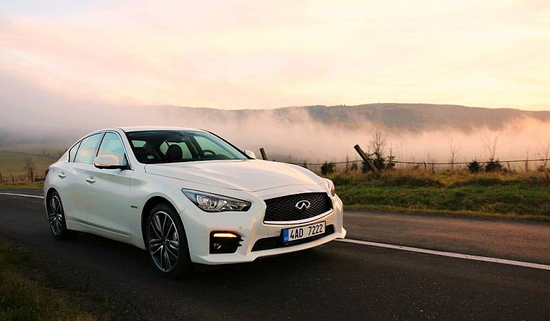 Infiniti Q50S Hybrid AWD.