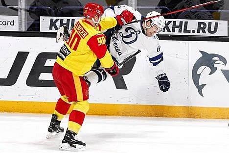 David Sklenička rozdává v KHL hity jako na běžícím páse.