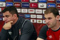Příprava na zápas: srbský kouč a Branislav Ivanovič na tiskové konferenci