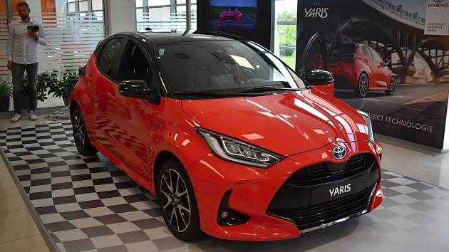 Nová generace modelu Yaris v budově tuzemského zastoupení Toyoty