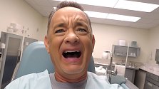Čistěte si chrup! Fakeový Tom Hanks generovaný umělou inteligencí