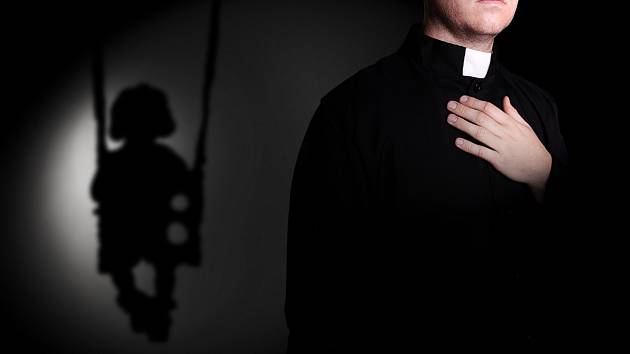 Polskem otřásají skandály se neužíváním dětí kněžími.