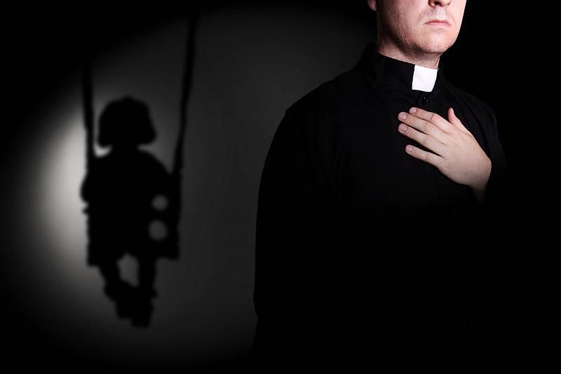 Zneužívání dětí kněžími.