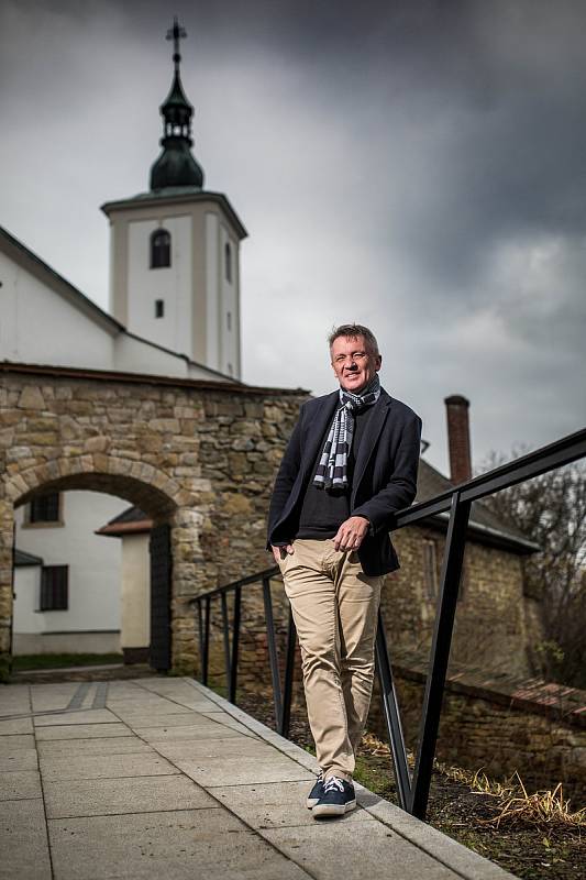 Farář Zbigniew Czendlik.