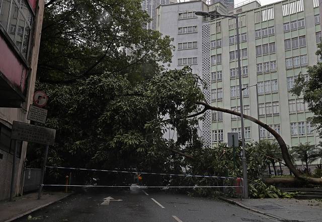 Hongkong zasáhl mocný tajfun