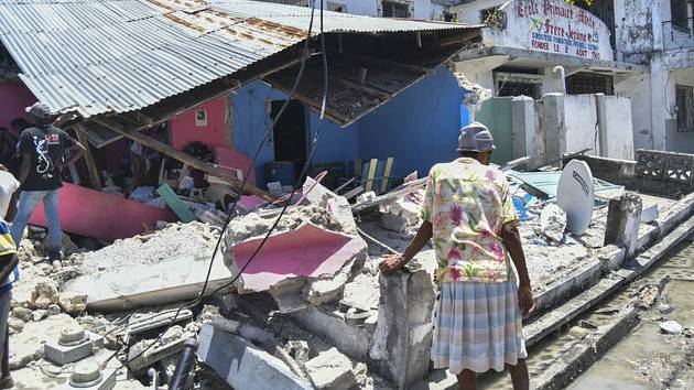 Budova zničená zemětřesením ve městě Les Cayes na Haiti, 14. srpna 2021