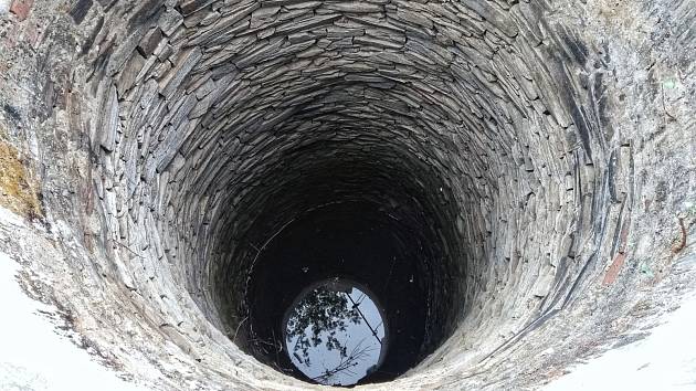 Ve městě Norwich na východě Anglie objevili středověkou studna, ve které našli sedmnáct těl.