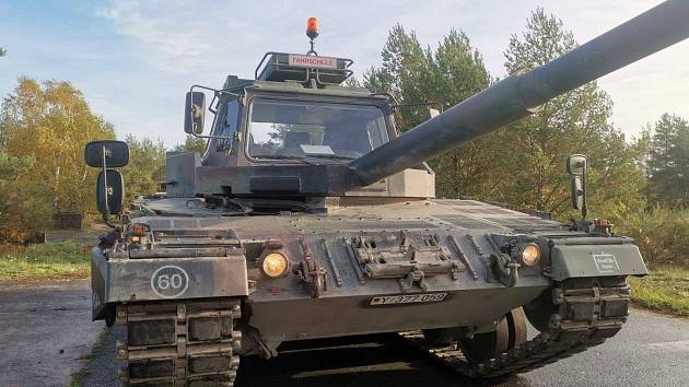 Trenažér tanku Leopard 2A4 ve výcvikovém středisku německé armády v Münsteru