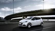 Peugeot 208 - 15 321 prodejů. Celkem: 177 752.