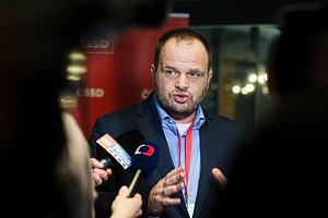 Předseda ČSSD Michal Šmarda odpovídá novinářům na 44. sjezdu strany, 7.ledna 2023 Brno