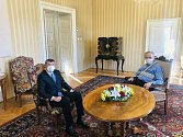 Prezident Miloš Zeman (vpravo) přijal 5. listopadu 2020 na zámku v Lánech předsedu vlády Andreje Babiše