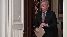 Trumpův bezpečnostní poradce John Bolton jednal s ruským prezidentem Vladimirem Putinem