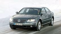 Volkswagen Phaeton (2006). Motor: 3.0 TDI (165 kW), najeto: 250 000 km. Cena: 149 000 Kč.