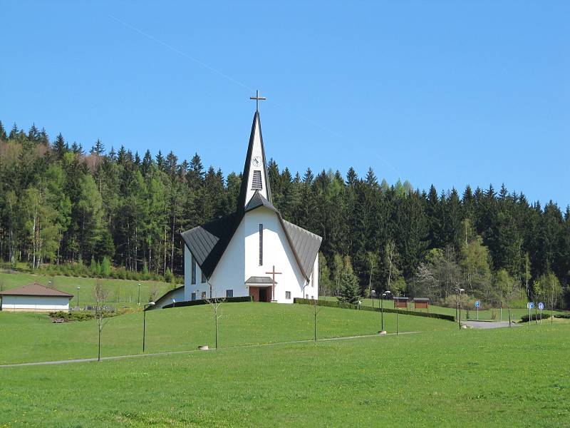 Kostel sv. Zdislavy v Prostřední Bečvě na Valašsku.