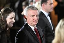Hradní kancléř Vratislav Mynář mezi hosty ceremoniálu udělování státních vyznamenání, 28. října 2022.
