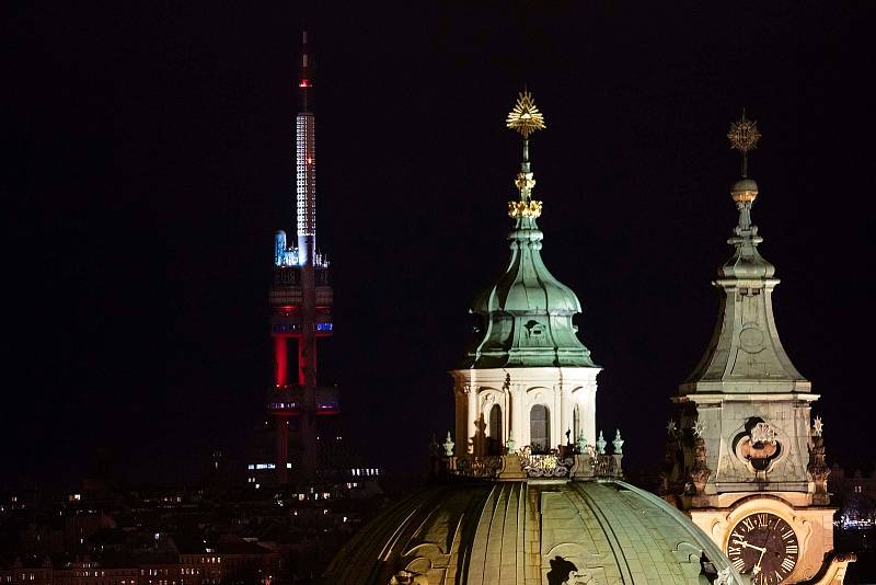 Významné budovy napříč republikou, včetně Žižkovské věže, se rozzářily sokolskými barvami u příležitosti 160 let od založení organizace.