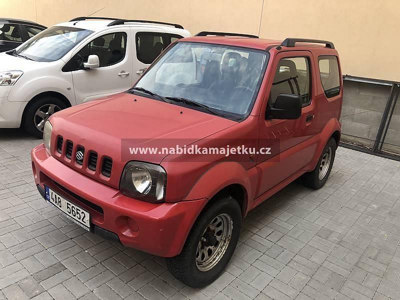 V nabídce je hned několik exemplářů offroadů Suzuki Jimny