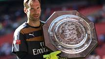 Petr Čech získal s Arsenalem první velkou trofej. Vyhrál Superpohár.