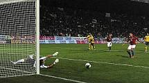 Národní tým nezvládl vstup do kvalifikace o Euro 2012 a v Olomouci prohrál s Litvou 0:1. Vůbec první porážku národního týmu na Andrově stadionu zařídil ve 26. minutě Šernas.
