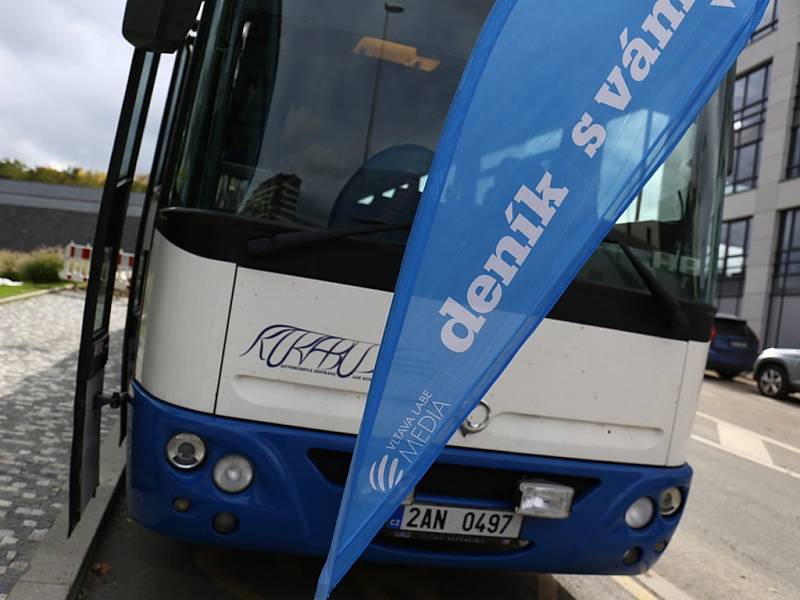 Netradiční předvolební debata Deníku: s politiky na cestě autobusem.