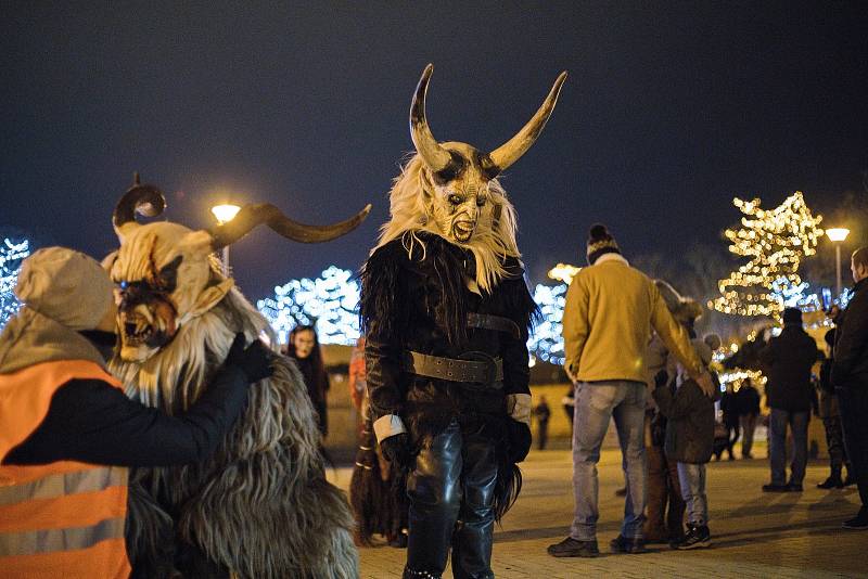 Průvod krampusů loni prošel výstavištěm v Mladé Boleslavi.