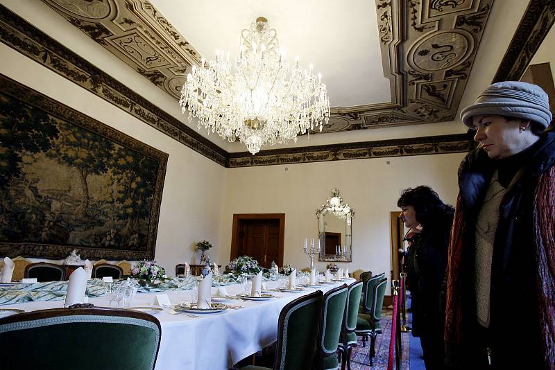 Lidé si mohli prohlédnout Hrzánský palác v Praze, který v současné době vlastní Úřad vlády