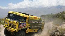 Tatra Aleše Lopraise při jedné z etap letošní Rallye Dakar.