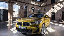 BMW X2.