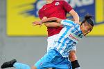 Fotbalové utkání 2. předkola Evropské ligy UEFA mezi celky AC Sparta Praha a FK Spartak Subotica 2. srpna v Praze. Semih Kaya vs. Noboru Shimura.