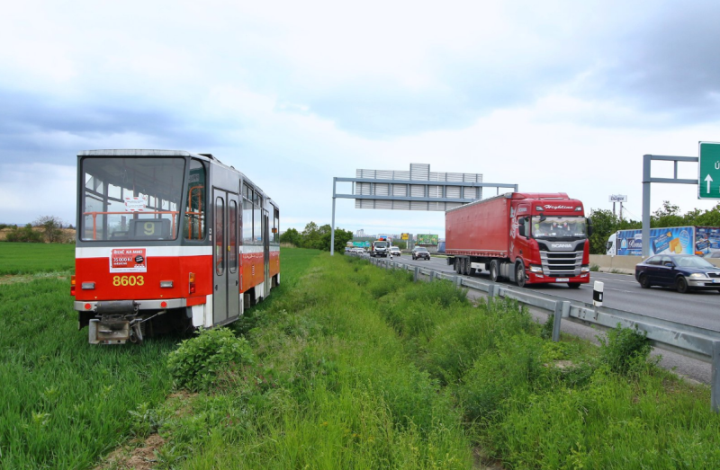 "Odložená" tramvaj u dálnice D1