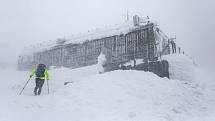 Nejvyšší rychlost větru v České republice byla naměřena na Sněžce v lednu 2007 při orkánu Kyrill, kdy rychlost nárazu dosáhla 216 kilometrů za hodinu.