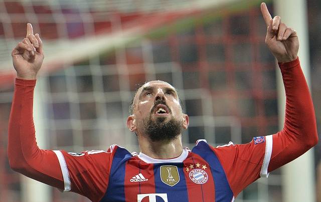 Franck Ribéry z Bayernu Mnichov se raduje z gólu proti AS Řím.