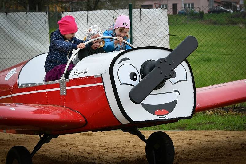 Novinkou letošní sezony v Leteckém muzeu v Kunovicích jsou šlapací miniatury letadel, které se ovládají stejně jako klasický letoun a hrací zóna. Foto: se souhlasem Jana Lekeše