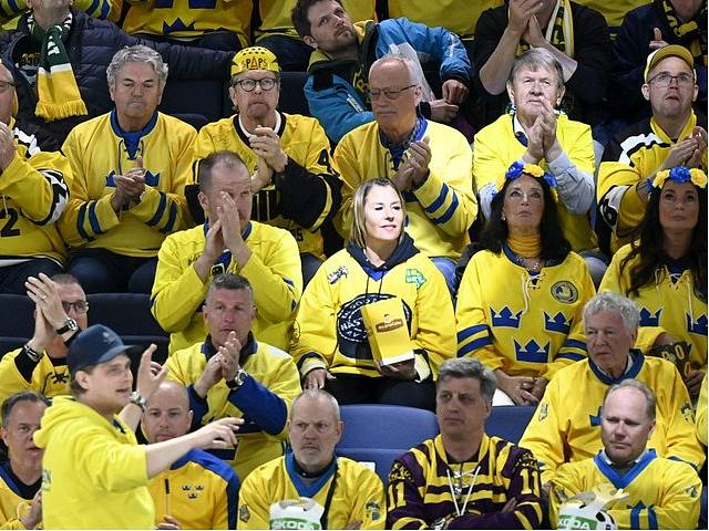 Fanynky z hokejového MS 2022 - Švédsko