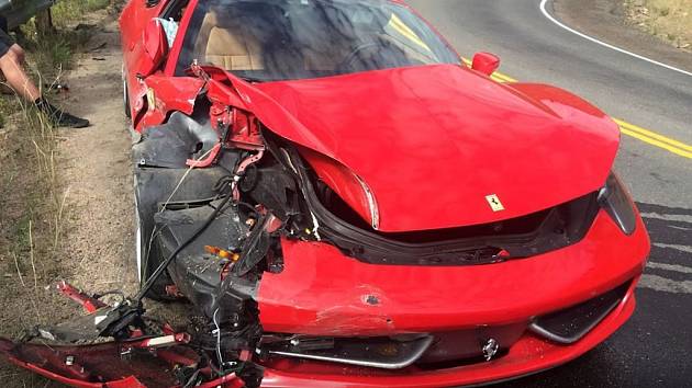 Takhle Ferrari 458 vypadalo po nehodě.