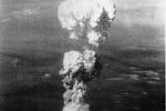 Výbuch jaderné pumy Little Boy v japonské Hirošimě (6. srpna 1945)