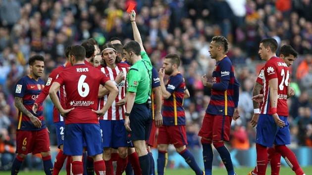 Emoce. Šlágr mezi Barcelonou a Atléticem Madrid přinesl dvě červené karty - pro hosty