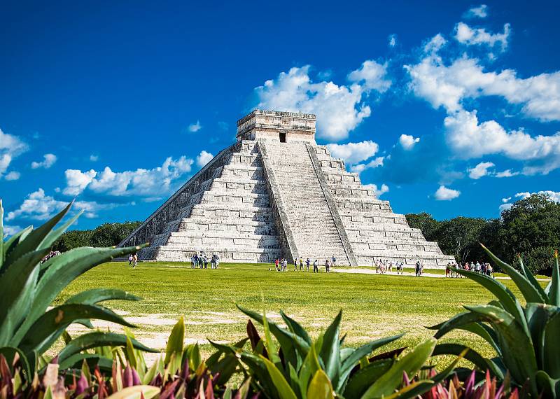 Chichén Itzá v Mexiku - Kukulkánova pyramida.