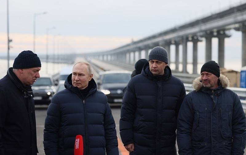 Vladimír Putin přijel na kontrolu Kerčského mostu 5. prosince 2022