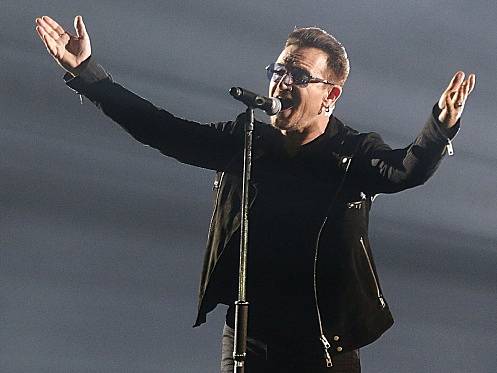 Frontman a zpěvák irské skupiny U2 Bono.
