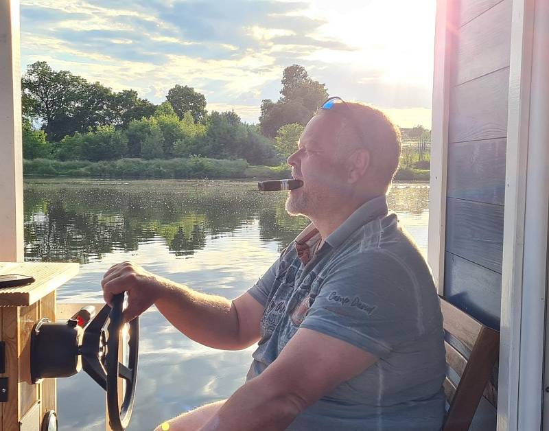 Osmačtyřicetiletý Petr Vaňač miluje lodě od dětství.