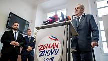 Prezident Miloš Zeman a jeho manželka Ivana vystoupili 6. listopadu v Praze na tiskové konferenci k Zemanově kandidatuře do prezidentských voleb.