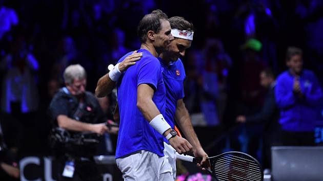 Roger Federer v posledním zápase kariéry po boku Rafaela Nadala.