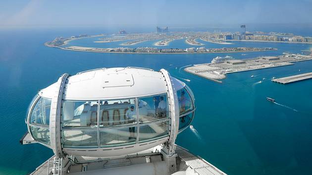 Nové vyhlídkové kolo v Dubaji, Ain Dubai, je největším svého druhu na světě. Nabízí tři druhy kabin. Do každé se vejde čtyřicet lidí. Jedno otočení kola trvá 38 minut.