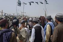 Afghánci na hranici s Pákistánem